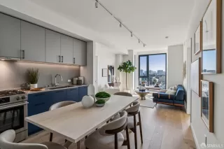 Photo #3: 426121174 Listing