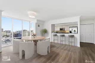 Photo #3: 426121568 Listing 