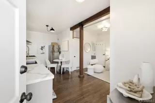 Photo #4: 426121650 Listing 