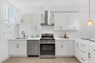 Photo #4: 426122213 Listing 