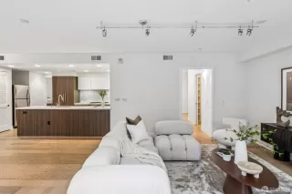 Photo #5: 426122642 Listing 