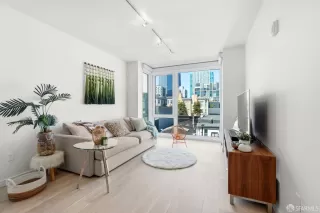 Photo #1: 426123291 Listing 