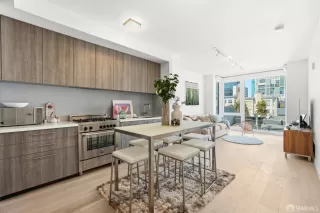 Photo #2: 426123291 Listing 