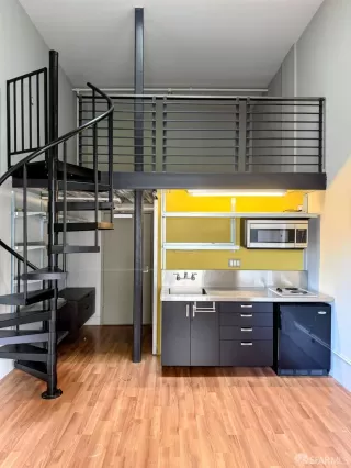 Photo #6: 426123297 Listing