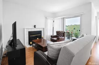 Photo #5: 426123516 Listing 