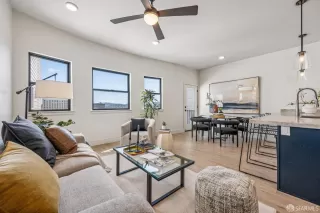 Photo #2: 426123667 Listing 