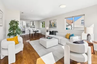 Photo #4: 426123796 Listing 