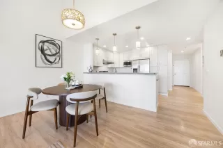 Photo #5: 426123825 Listing 