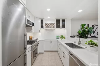 Photo #5: 426124394 Listing 