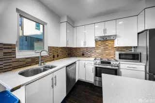 Photo #3: 426124442 Listing 