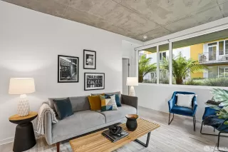 Photo #2: 426124573 Listing 