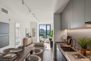 Photo #2: 426124794 Listing 