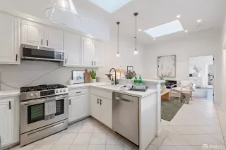 Photo #6: 426124839 Listing 