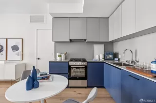 Photo #3: 426124931 Listing 