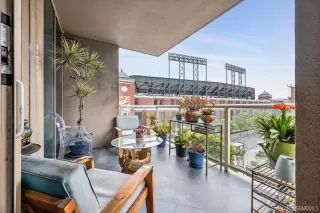 Photo #6: 426124981 Listing