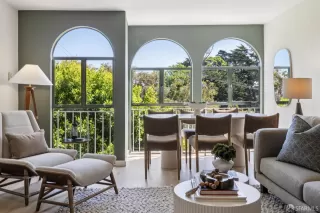 Photo #5: 426125077 Listing 