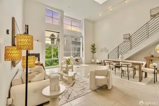 Photo #2: 426125339 Listing