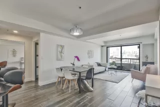 Photo #2: 426125402 Listing 