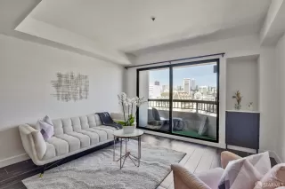 Photo #3: 426125402 Listing 