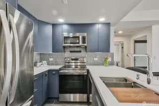 Photo #6: 426125402 Listing 