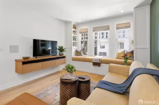 Photo #6: 426125520 Listing
