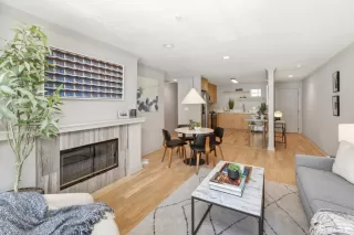 Photo #2: 426125533 Listing 