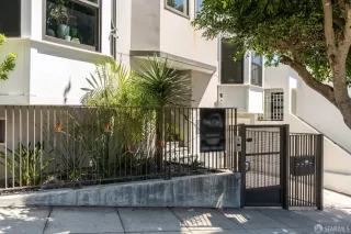 Photo #3: 426125564 Listing 