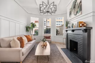 Photo #2: 426125613 Listing 