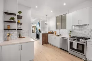 Photo #6: 426125613 Listing 