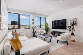 Photo #3: 426125930 Listing 