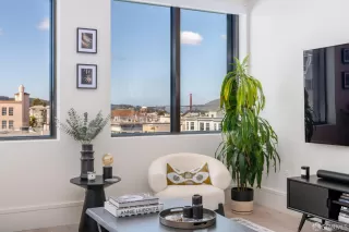 Photo #4: 426125930 Listing 