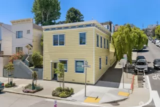 Photo #1: 426127060 Listing