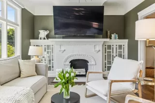 Photo #4: 426127074 Listing