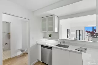 Photo #6: 426127182 Listing 