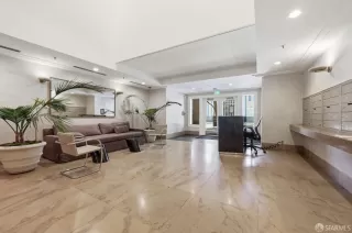 Photo #4: 426127543 Listing