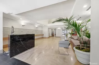Photo #5: 426127543 Listing