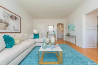 Photo #4: 426127675 Listing