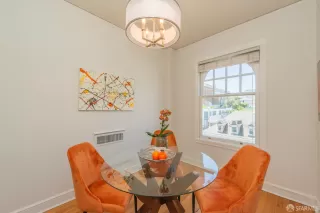 Photo #5: 426127675 Listing