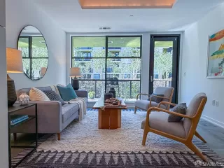 Photo #2: 426127846 Listing