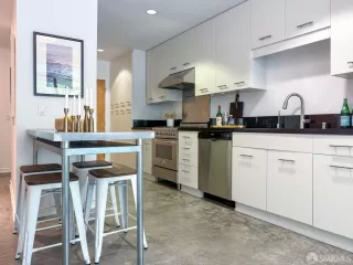 Photo #5: 426127846 Listing