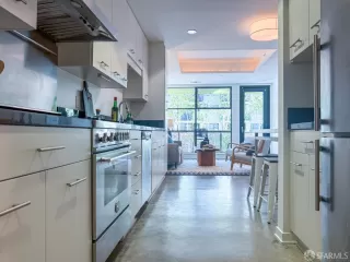 Photo #6: 426127846 Listing