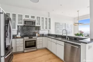 Photo #4: 426127903 Listing 