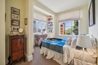 Photo #5: 426127961 Listing