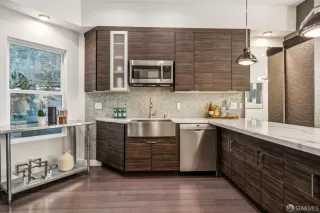 Photo #6: 426128128 Listing