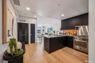 Photo #3: 426128137 Listing