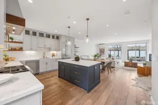 Photo #2: 426128383 Listing 