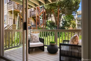 Photo #6: 426128398 Listing