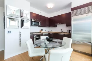 Photo #3: 426128443 Listing