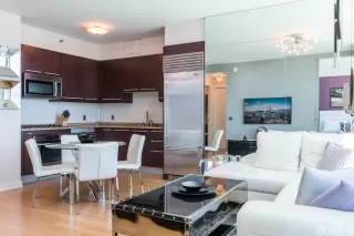 Photo #5: 426128443 Listing
