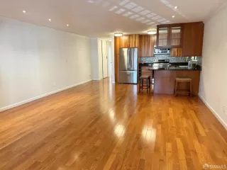 Photo #2: 426128619 Listing 
